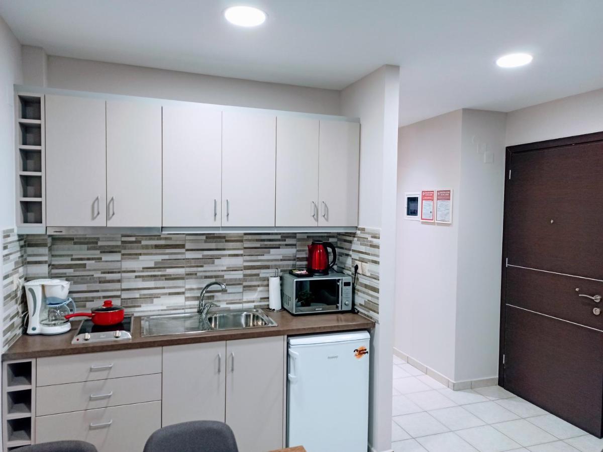 Central Square Apartment 1 Піргос Екстер'єр фото